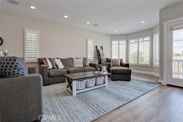 1610 Van Horne Lane, Redondo Beach, California 90278, 3 Bedrooms Bedrooms, ,3 BathroomsBathrooms,Residential,Sold,Van Horne,SB19217859