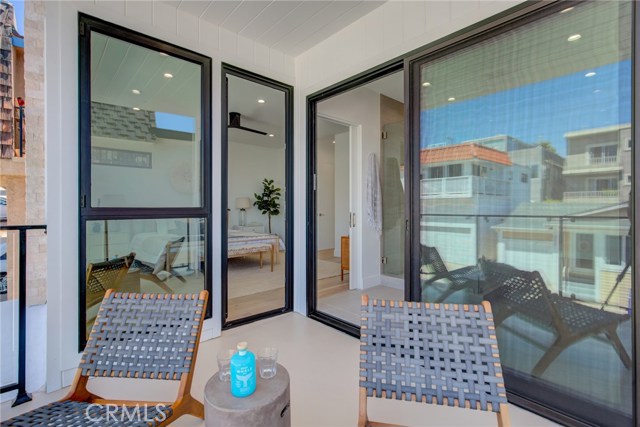 124 39th Street, Manhattan Beach, California 90266, 3 Bedrooms Bedrooms, ,2 BathroomsBathrooms,Residential,Sold,39th,SB20089804