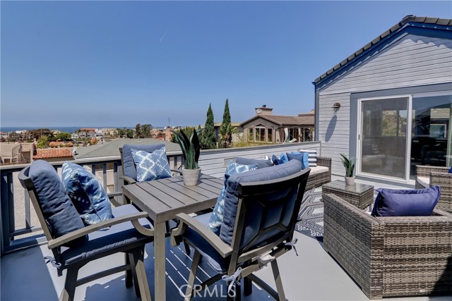 727 9th Street, Hermosa Beach, California 90254, 3 Bedrooms Bedrooms, ,2 BathroomsBathrooms,Residential,Sold,9th,SB21116227