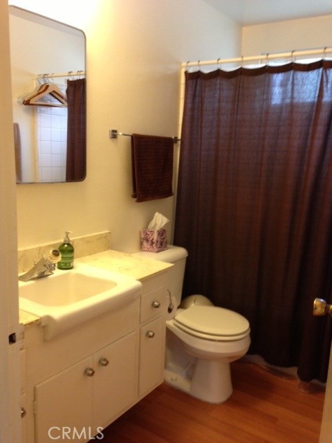 2 bdrm hall bath