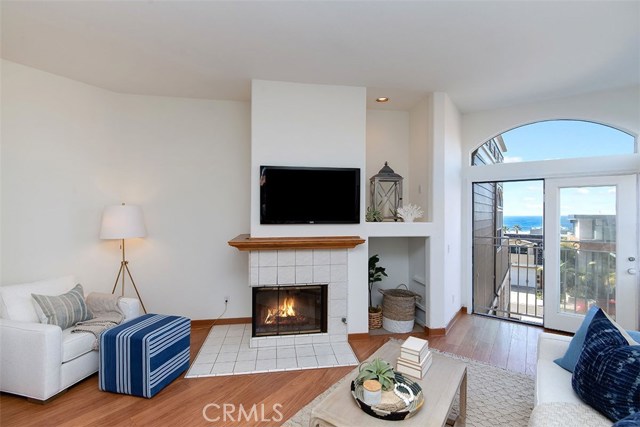 1078 Monterey Blvd, Hermosa Beach, California 90254, 2 Bedrooms Bedrooms, ,2 BathroomsBathrooms,Residential,Sold,Monterey Blvd,SB21004023