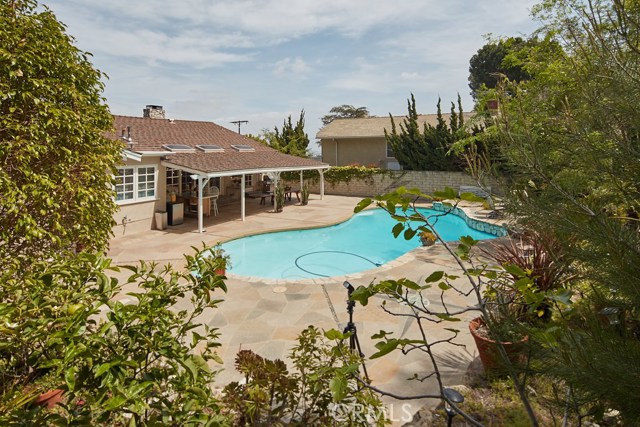 2220 Potrillo Rd, Rolling Hills Estates, California 90274, 3 Bedrooms Bedrooms, ,1 BathroomBathrooms,Residential,Sold,Potrillo Rd,PV19058102