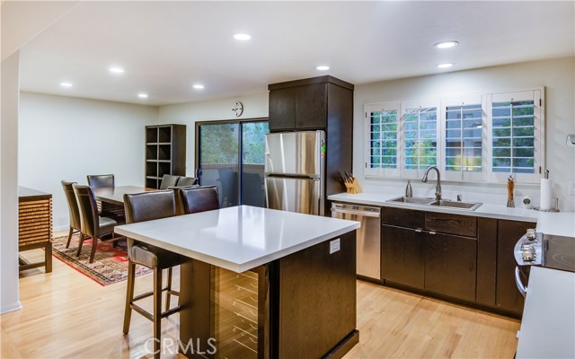 27 Coronado Court, Manhattan Beach, California 90266, 2 Bedrooms Bedrooms, ,3 BathroomsBathrooms,Residential,Sold,Coronado,PV18241500