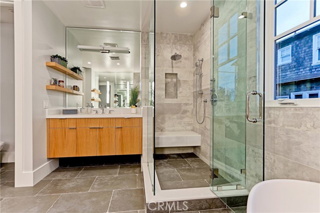 1955 Monterey Boulevard, Hermosa Beach, California 90254, 4 Bedrooms Bedrooms, ,2 BathroomsBathrooms,Residential,Sold,Monterey,SB18111119