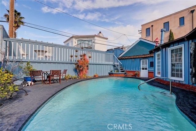 435 29th Street, Manhattan Beach, California 90266, 3 Bedrooms Bedrooms, ,2 BathroomsBathrooms,Residential,Sold,29th,SB19032989