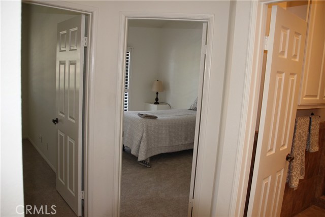 Hall layout of the bedrooms.