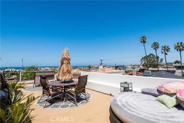 205 Helberta Avenue, Redondo Beach, California 90277, 4 Bedrooms Bedrooms, ,3 BathroomsBathrooms,Residential,Sold,Helberta,SB18113990