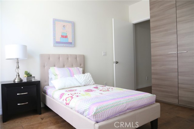 24444 Hawthorne Boulevard, Torrance, California 90505, 2 Bedrooms Bedrooms, ,2 BathroomsBathrooms,Residential,Sold,Hawthorne,SB17129552