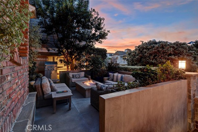 512 3rd Street, Manhattan Beach, California 90266, 3 Bedrooms Bedrooms, ,3 BathroomsBathrooms,Residential,Sold,3rd,SB18066337