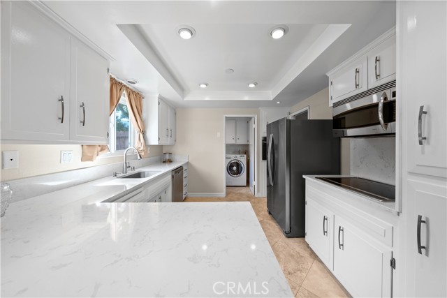 400 Faye Lane, Redondo Beach, California 90277, 4 Bedrooms Bedrooms, ,2 BathroomsBathrooms,Residential,Sold,Faye,SB21058245