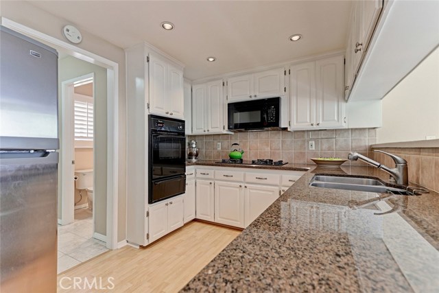 105 Irena Avenue, Redondo Beach, California 90277, 3 Bedrooms Bedrooms, ,3 BathroomsBathrooms,Residential,Sold,Irena,SB17195554