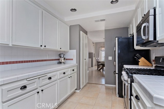 Plenty of counter space, storage and convenience in this kitchen!