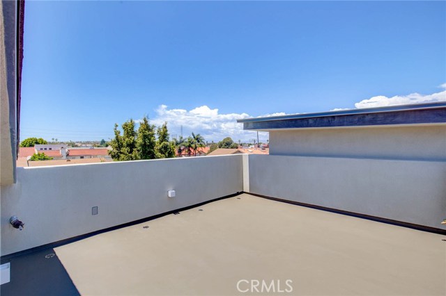 2707 Rockefeller Lane, Redondo Beach, California 90278, 4 Bedrooms Bedrooms, ,4 BathroomsBathrooms,Residential,Sold,Rockefeller,PV19134753