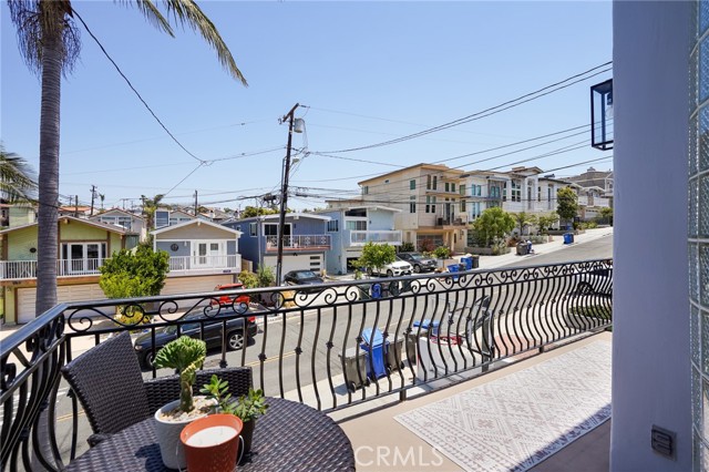 1737 Steinhart Avenue, Redondo Beach, California 90278, 3 Bedrooms Bedrooms, ,2 BathroomsBathrooms,Residential,Sold,Steinhart,SB21124098