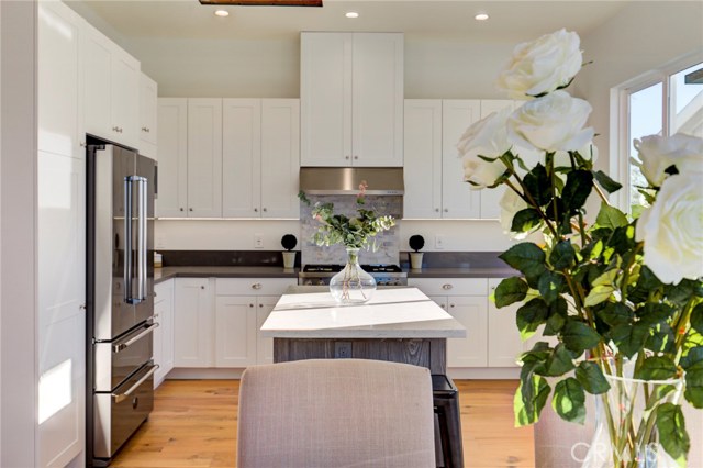 124 Guadalupe Avenue, Redondo Beach, California 90277, 3 Bedrooms Bedrooms, ,2 BathroomsBathrooms,Residential,Sold,Guadalupe,SB19041169