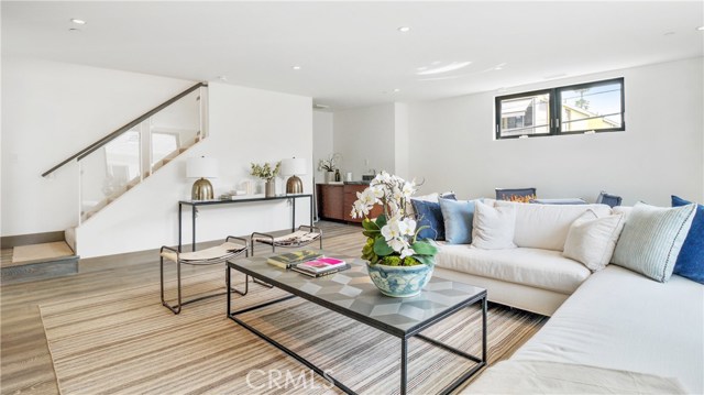 1000 Esplanade, Redondo Beach, California 90277, 2 Bedrooms Bedrooms, ,2 BathroomsBathrooms,Residential,Sold,Esplanade,SB17089319