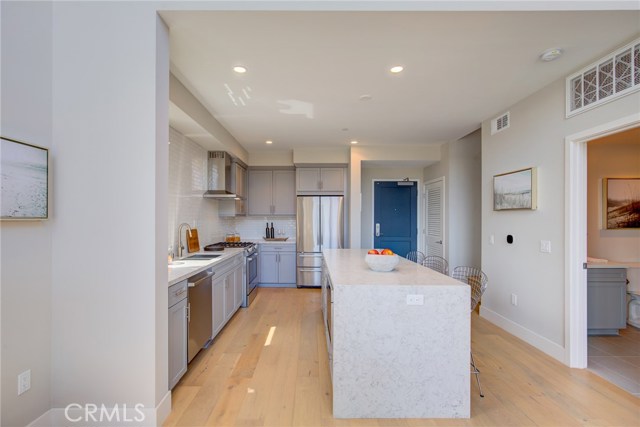 1920 Pacific Coast Highway, Redondo Beach, California 90277, 1 Bedroom Bedrooms, ,1 BathroomBathrooms,Residential,Sold,Pacific Coast Highway,OC20103454