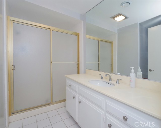 Main level bath with full shower Main level bath with full shower