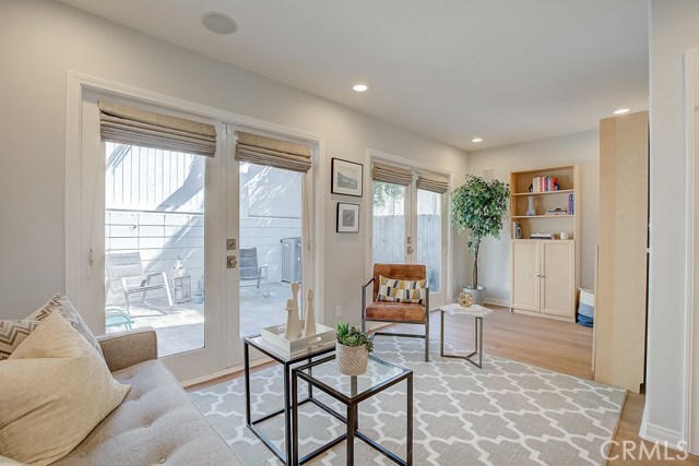 1124 1st Street, Hermosa Beach, California 90254, 4 Bedrooms Bedrooms, ,3 BathroomsBathrooms,Residential,Sold,1st,SB20124705