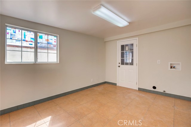 Bonus room with laundry hook ups