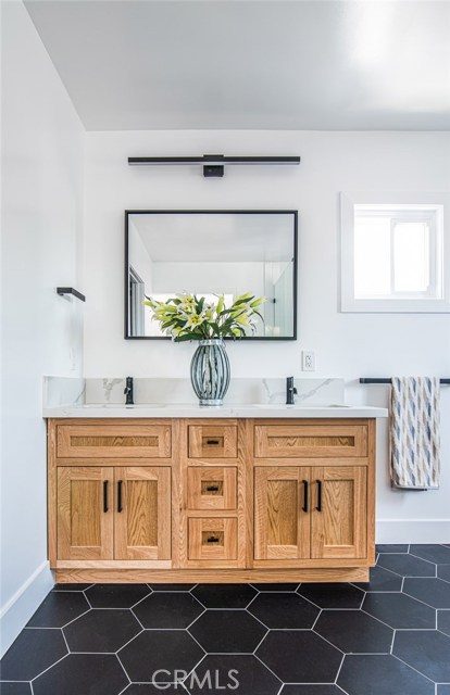 2517 Fisk Lane, Redondo Beach, California 90278, 4 Bedrooms Bedrooms, ,3 BathroomsBathrooms,Residential,Sold,Fisk,SB20145075