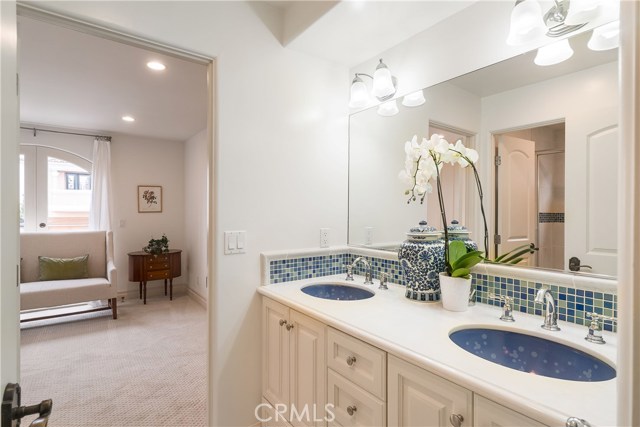 922 2nd, Hermosa Beach, California 90254, 4 Bedrooms Bedrooms, ,5 BathroomsBathrooms,Residential,Sold,2nd,SB19107146