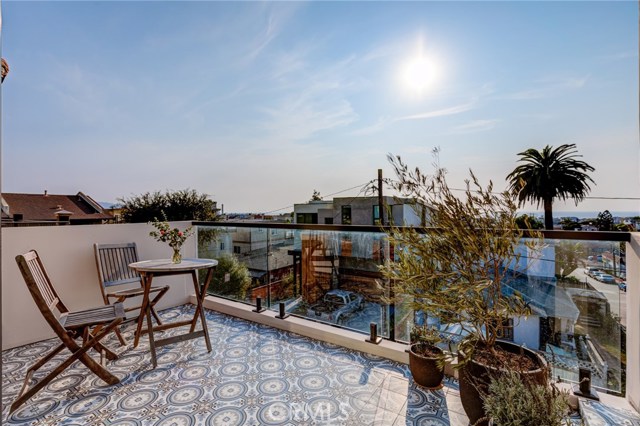 902 6th Street, Hermosa Beach, California 90254, 4 Bedrooms Bedrooms, ,3 BathroomsBathrooms,Residential,Sold,6th,SB20213089