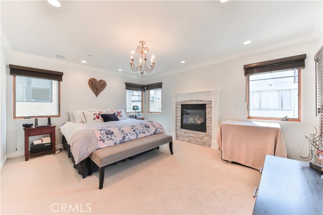 329 21st Place, Manhattan Beach, California 90266, 3 Bedrooms Bedrooms, ,3 BathroomsBathrooms,Residential,Sold,21st,SB17085113