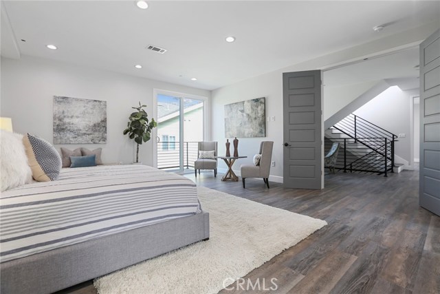 2215 Robinson Street, Redondo Beach, California 90278, 4 Bedrooms Bedrooms, ,4 BathroomsBathrooms,Residential,Sold,Robinson,SB20091863