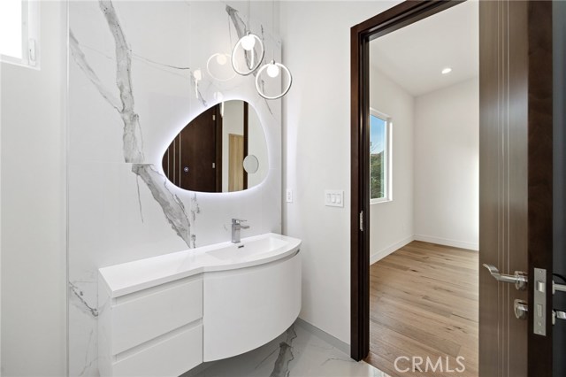 3107 Blossom Lane, Redondo Beach, California 90278, 5 Bedrooms Bedrooms, ,2 BathroomsBathrooms,Residential,Sold,Blossom,SB20247444