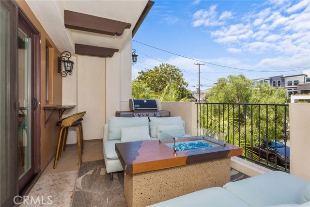 202 Irena Avenue, Redondo Beach, California 90277, 4 Bedrooms Bedrooms, ,3 BathroomsBathrooms,Residential,Sold,Irena,OC18171138