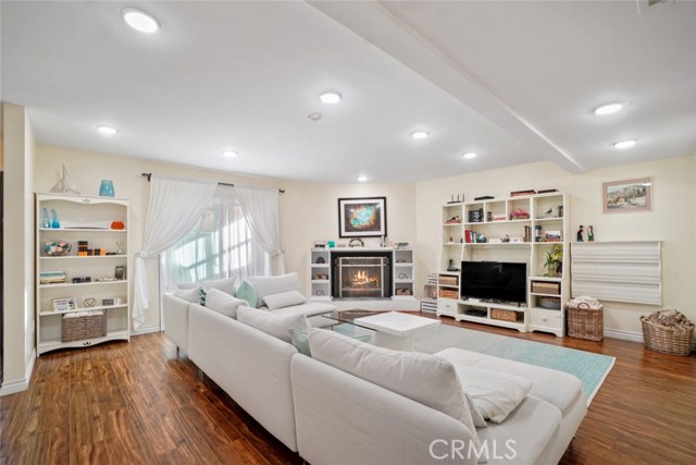 515 Meyer Lane, Redondo Beach, California 90278, 3 Bedrooms Bedrooms, ,3 BathroomsBathrooms,Residential,Sold,Meyer,PW21011132