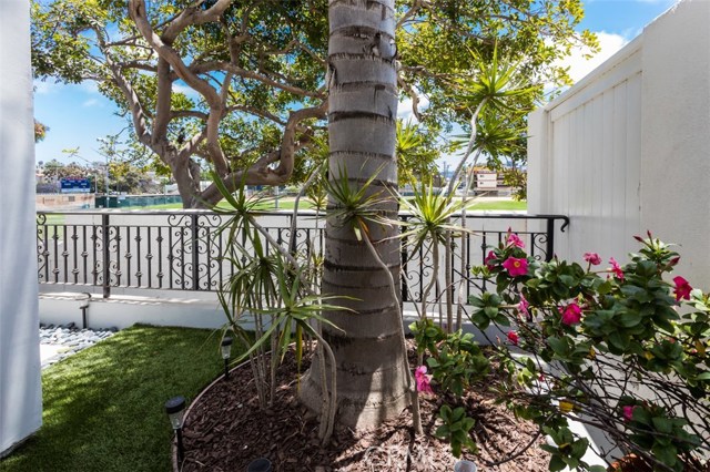 506 11th Street, Hermosa Beach, California 90254, 3 Bedrooms Bedrooms, ,2 BathroomsBathrooms,Residential,Sold,11th,SB19039809