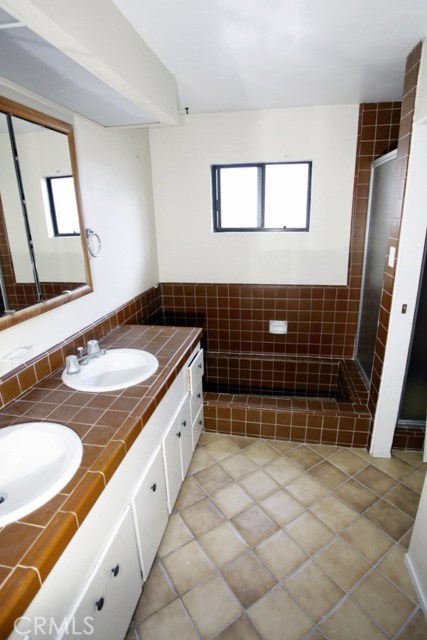 714 Dianthus Street, Manhattan Beach, California 90266, 3 Bedrooms Bedrooms, ,2 BathroomsBathrooms,Residential,Sold,Dianthus,SB17065930