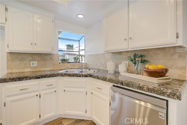 2215 Huntington Lane, Redondo Beach, California 90278, 3 Bedrooms Bedrooms, ,2 BathroomsBathrooms,Residential,Sold,Huntington,PW21010737