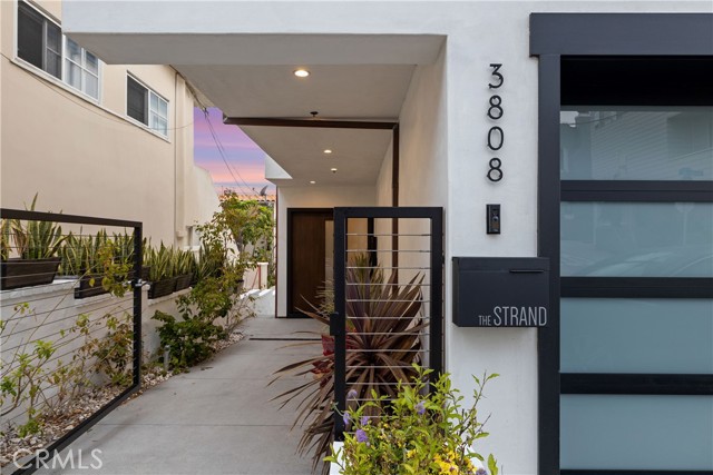 3808 The Strand Drive, Manhattan Beach, California 90266, 4 Bedrooms Bedrooms, ,5 BathroomsBathrooms,Residential,Sold,The Strand,SB21084659