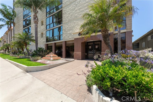 531 Esplanade, Redondo Beach, California 90277, 2 Bedrooms Bedrooms, ,Residential,Sold,Esplanade,SW21140273