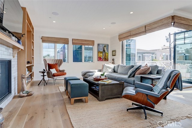 443 23rd Place, Manhattan Beach, California 90266, 3 Bedrooms Bedrooms, ,2 BathroomsBathrooms,Residential,Sold,23rd,SB20175506
