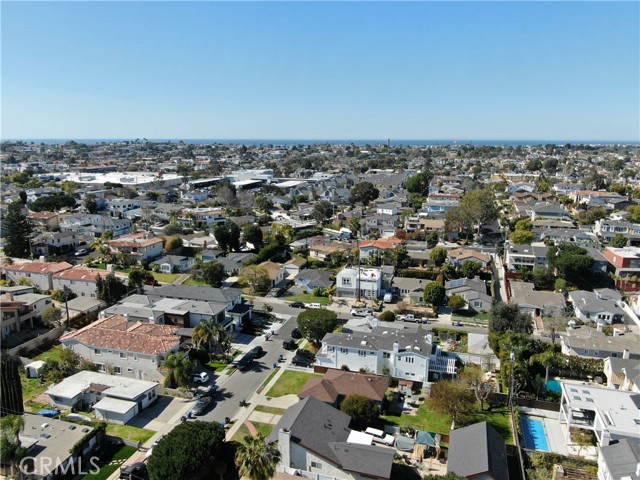 1311 18th Street, Manhattan Beach, California 90266, 2 Bedrooms Bedrooms, ,1 BathroomBathrooms,Residential,Sold,18th,SB21033175