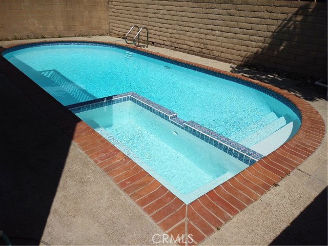 1011 2nd Street, Hermosa Beach, California 90254, 4 Bedrooms Bedrooms, ,2 BathroomsBathrooms,Residential,Sold,2nd,OC19110004
