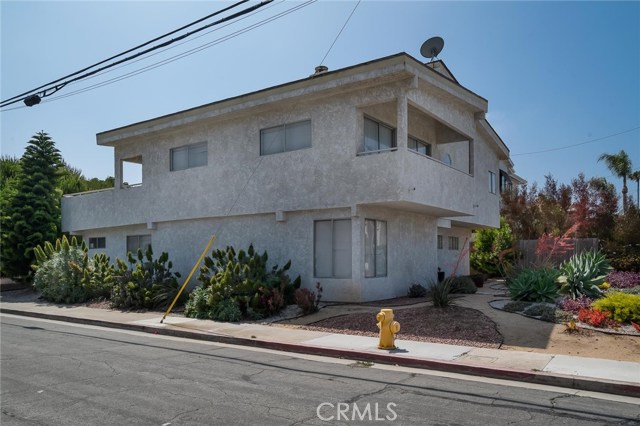 1326 Owosso Avenue, Hermosa Beach, California 90254, 4 Bedrooms Bedrooms, ,3 BathroomsBathrooms,Residential,Sold,Owosso,SB18170594