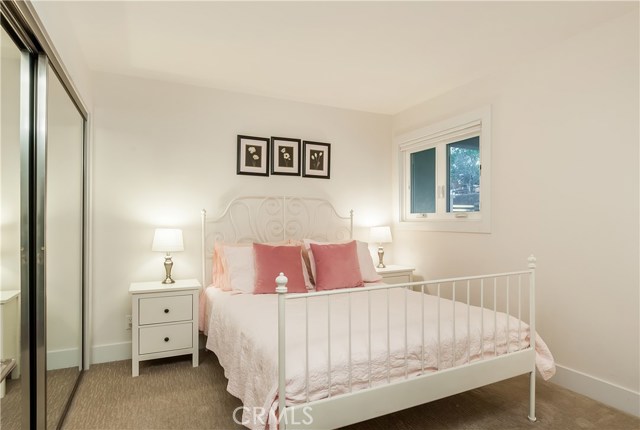 201 24th Street, Hermosa Beach, California 90254, 3 Bedrooms Bedrooms, ,2 BathroomsBathrooms,Residential,Sold,24th,SB17267233