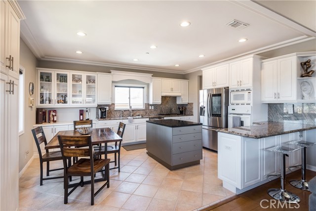 205 Helberta Avenue, Redondo Beach, California 90277, 4 Bedrooms Bedrooms, ,3 BathroomsBathrooms,Residential,Sold,Helberta,SB18113990