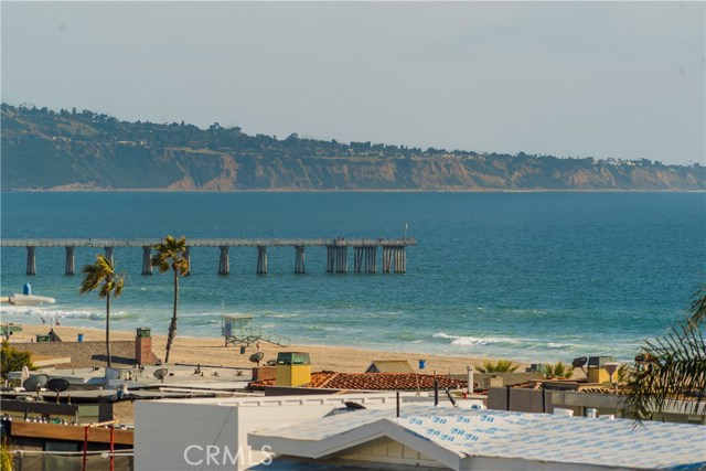 2524 Manhattan Avenue, Hermosa Beach, California 90254, 5 Bedrooms Bedrooms, ,3 BathroomsBathrooms,Residential,Sold,Manhattan,SB18096858