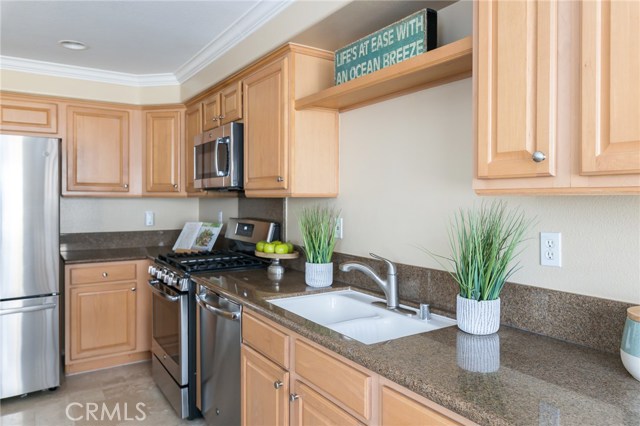 317 Garnet Street, Redondo Beach, California 90277, 4 Bedrooms Bedrooms, ,2 BathroomsBathrooms,Residential,Sold,Garnet,SB20020819