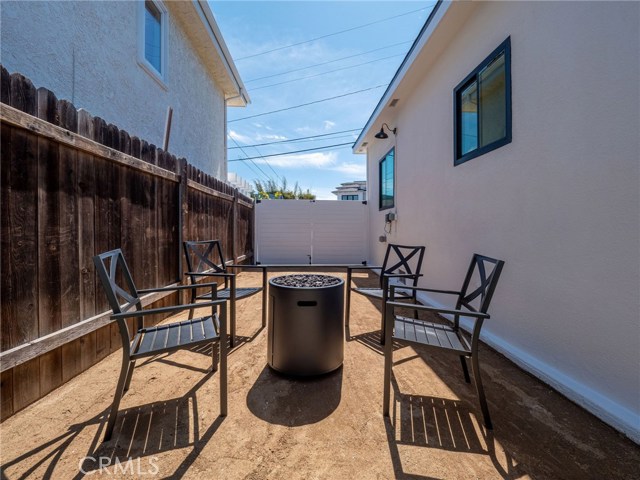 1131 19th Street, Hermosa Beach, California 90254, 2 Bedrooms Bedrooms, ,1 BathroomBathrooms,Residential,Sold,19th,SB20249422