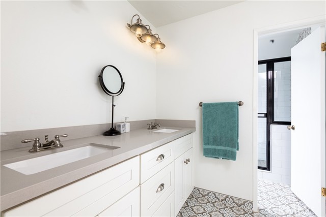 305 Broadway, Redondo Beach, California 90277, 3 Bedrooms Bedrooms, ,2 BathroomsBathrooms,Residential,Sold,Broadway,OC21094038