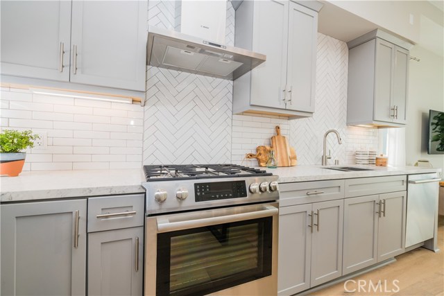 1920 Pacific Coast Highway, Redondo Beach, California 90277, 2 Bedrooms Bedrooms, ,2 BathroomsBathrooms,Residential,Sold,Pacific Coast Highway,OC20096225