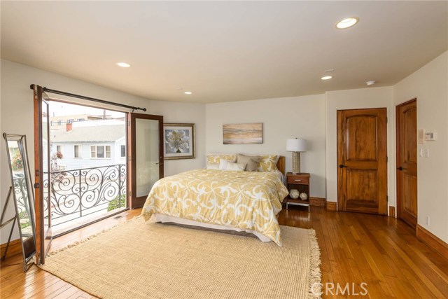 2934 Hermosa Avenue, Hermosa Beach, California 90254, 3 Bedrooms Bedrooms, ,3 BathroomsBathrooms,Residential,Sold,Hermosa,SB18080903