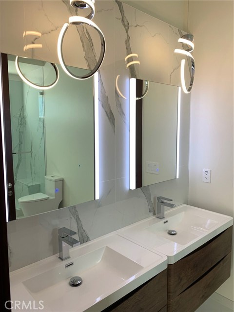 2023 Ernest Avenue, Redondo Beach, California 90278, 5 Bedrooms Bedrooms, ,2 BathroomsBathrooms,Residential,Sold,Ernest,SB20247603